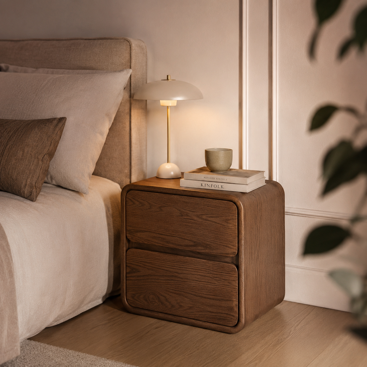 Galet | Table de chevet bois massif arrondie